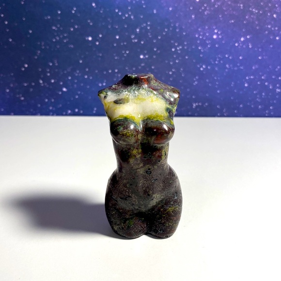 Dragon Blood Jasper Goddess - Picture 1 of 7